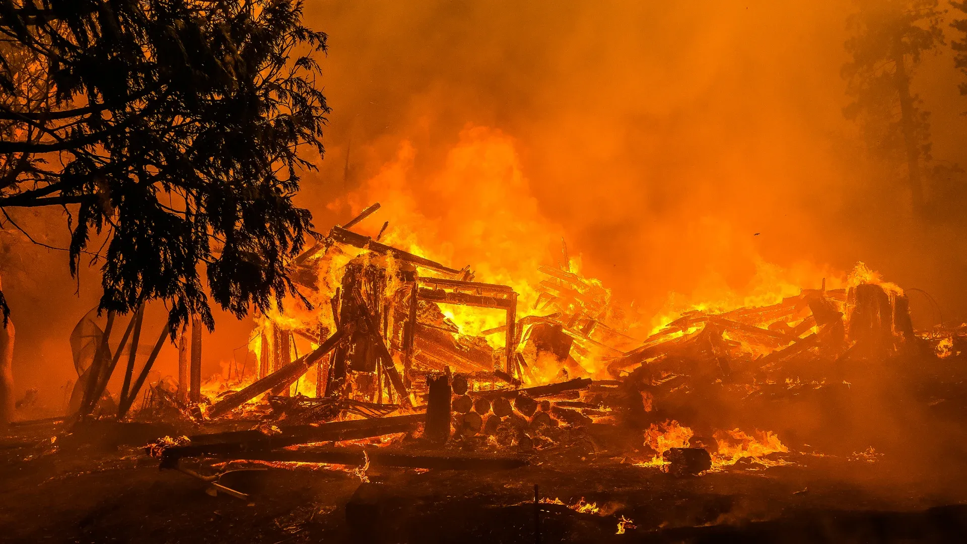 California neighborhood surrounded by wildfire exposure